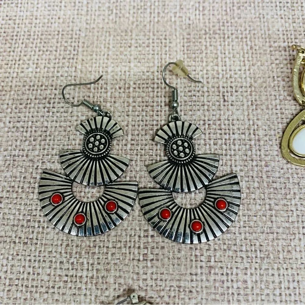 Earring Bundle‎  - Picture 4 of 6